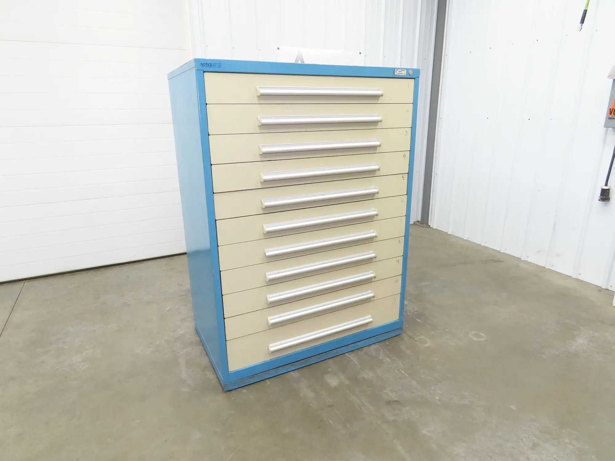 Nu-Era Modular Tool Storage Cabinet 11 Drawer 45x28x61" Stanley Vidmar Blue