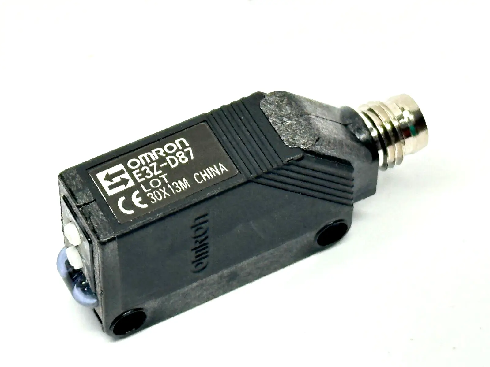 USED OMRON PHOTOELECTRIC SENSOR 0.5-2M MALE M8 4-PIN PNP