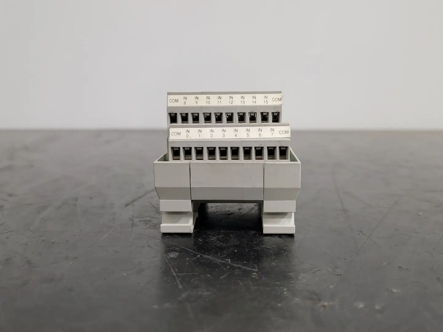 USED ALLEN-BRADLEY 1492-IFM20FN