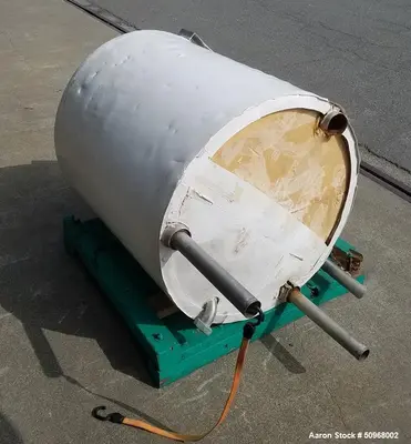Used - 115 Gallon Stainless Steel Vertical Insulated Tank, Hinged Cover, 3-Leg Mount