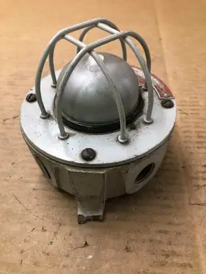 Chemetron 501 Fire Systems Fire / Heat Detector 125VAC / 6-28VDC / 125/250VDC