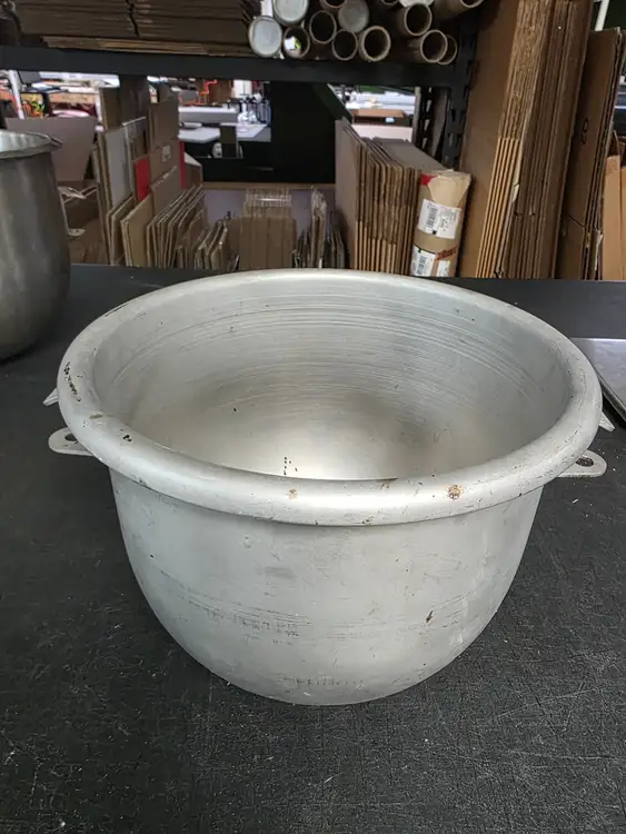 Used Hobart Used Hobart A-200-12 Mixing Bowl for 12Qt Mixer - SU2 Mixer Attachments & Accessories Illinois US | Falcon Restaurant Supply #1373578