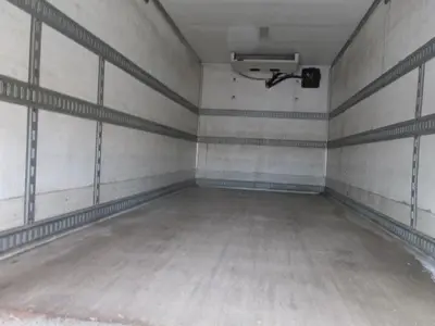 Used 2012 HINO 268 Box trucks Manitoba CA | Conquest Truck & Auto Sales #1421365