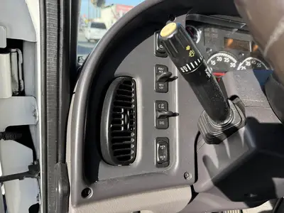 USED 2020 FREIGHTLINER M2 106