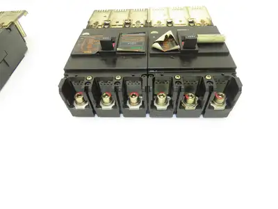 Fuji EA203B Circuit Breaker 150A 125A 550VAC 3-Pole Mixed Lot of 5