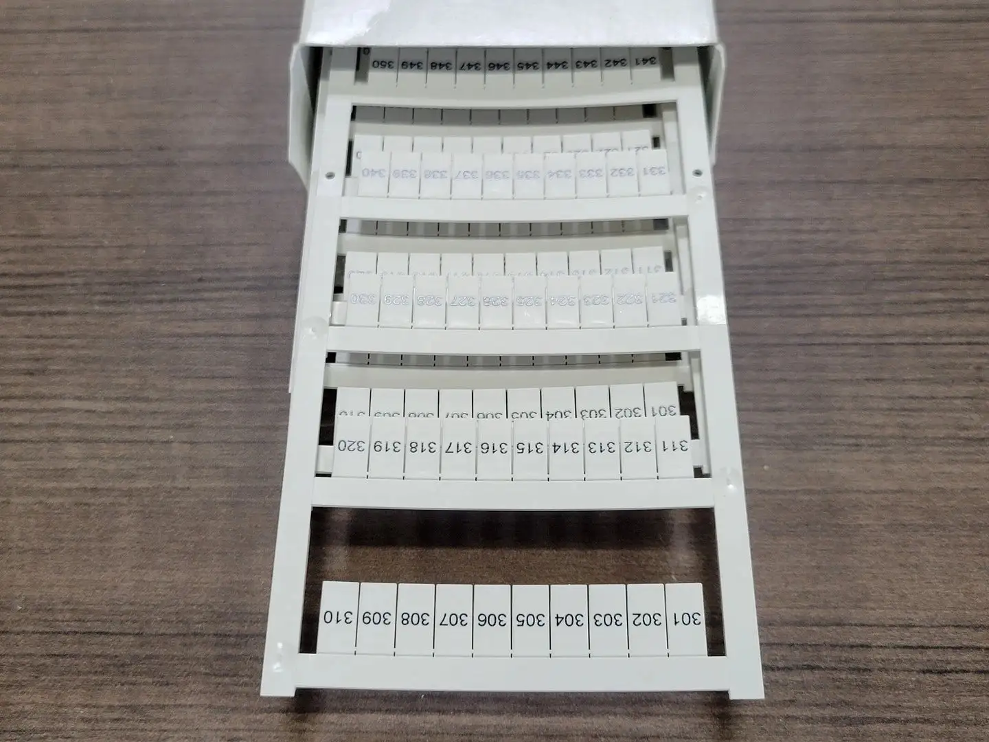 NEW ALLEN-BRADLEY 1492-MS6X12H301-350
