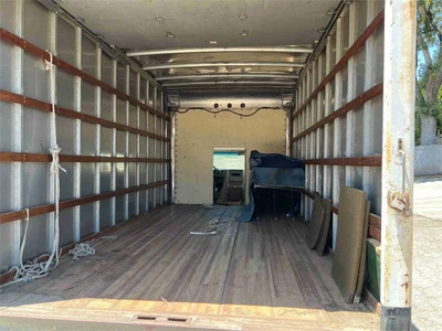 Used 1995 GMC VANDURA 3500 Box trucks California US | MachineryMax #1321335