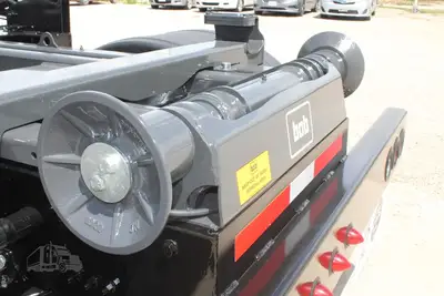 New | in-Stock 2025 MACK MD6 Hooklifts & Roll-Offs Texas US | Roll Off Truck World #1491879