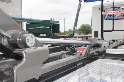Used 2027 PETERBILT 548 Hooklifts & Roll-Offs Texas US | Roll Off Truck World #1491992