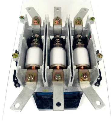 NEW TOSHIBA CV-3GA VACUUM CONTACTOR CV3GA 9820014 AC3.3KV-200A-4KA