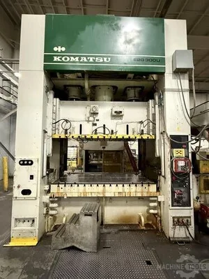 USED 1990 KOMATSU E2G-300U