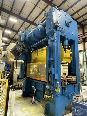 USED 1980 KOMATSU E2P 300