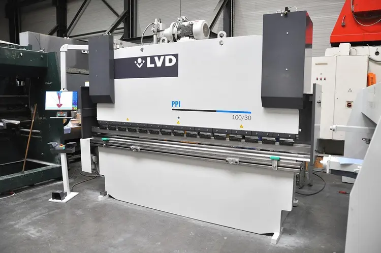 Used LVD PPI 100 TON X 3100 MM CNC Press Brakes | Apt International N.V #372994