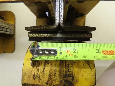 Aero-Motive Pow-R-Belt 0674411 Festoon Flat Cable Trolley 2-1/4" I-Beam Lot of 2