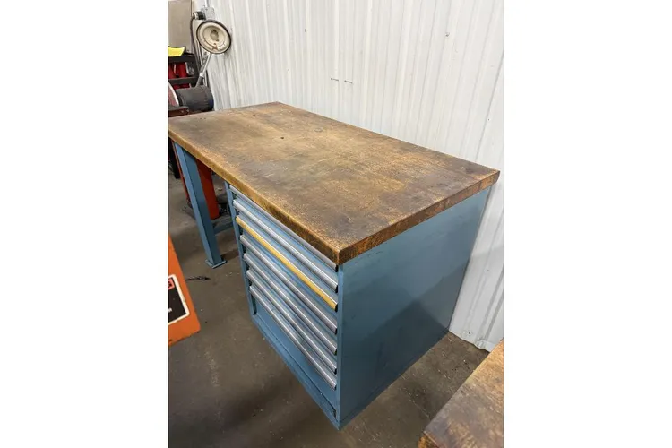 Used _UNKNOWN_ _UNKNOWN_ Work Benches Utah US | KD Auctions #1553833