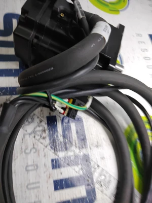 USED YASKAWA SGMAS-08A2A-FJ13