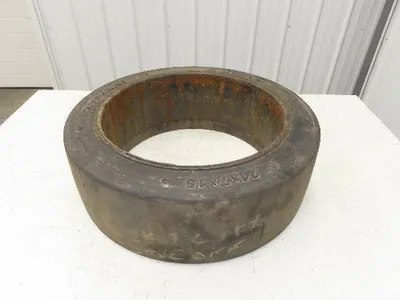 Total Source 21x7x15 Forklift Tire Smooth Solid Press-on Black