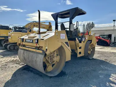 Used 2009 CATERPILLAR CB-564D Tandem Rollers New York US | Abele Tractor #1343073