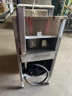 Used BROASTER 1800 Cookers / Coolers / Fryers Florida US | BAM Discount Restaurant Equipment #1384872
