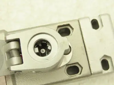 Allen Bradley 440T-MSALE10DC Guardmaster Trapped Key Interlock Switch No Key