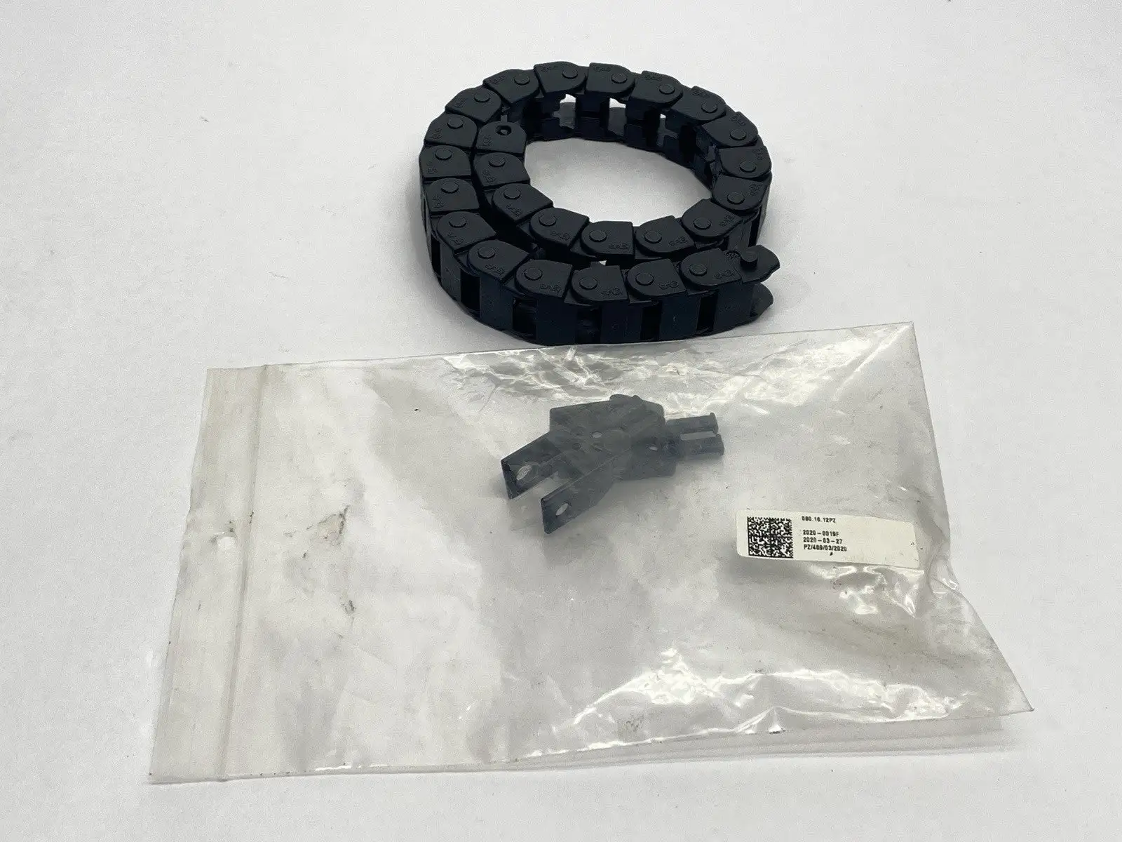 080.16.12 | Igus  E-Chain Cable Carrier With Mounting Bracket 25 Links - New Other