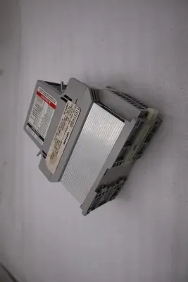 ALLEN BRADLEY 160-BA03NPS1 AC 1HP 380-460V-AC 0-240HZ DRIVE #H1256