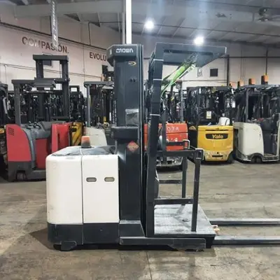 USED 2016 CROWN SP3510-30