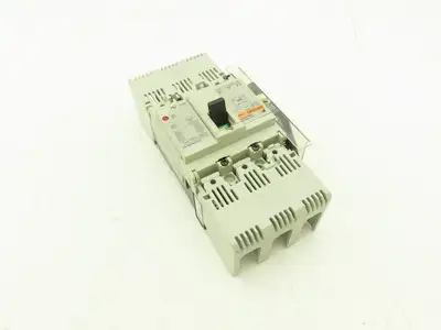 Fuji BW32SAG3P030 3-Pole Auto Circuit Breaker 30A 690V 3Ph Molded Case Lot of 2