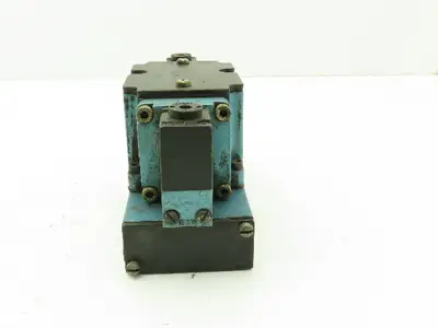 MAC 6521B-211-PM-111DA Pneumatic Double Solenoid Valve 4/2-Pos 120V w/Sub-Base