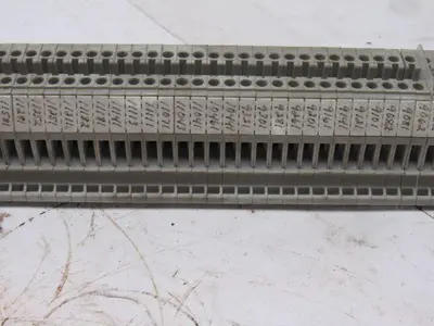 Allen Bradley 1492-W3 Terminal Block Lot of 100