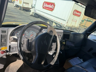 Used 2006 INTERNATIONAL 4300SBA4X2 Box trucks Ohio US | Miedema Asset Management Group #1578142