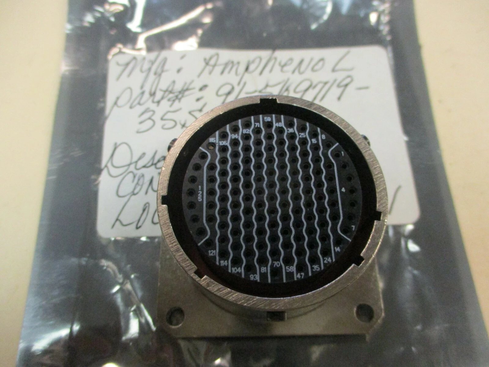 NEW Amphenol 91-569719-35S