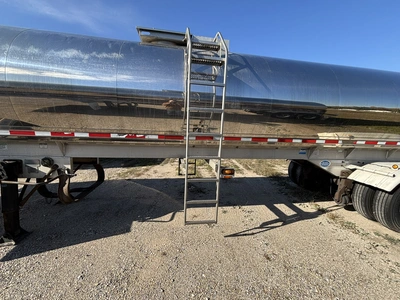 Used 2017 WALKER MILK TANKER TRAILER Tanker Trailers Michigan US | Miedema Asset Management Group #1709476