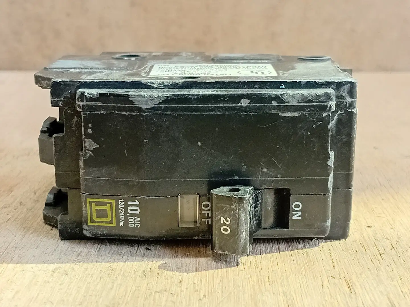Used SQUARE D QOB220 Switchgears British Columbia CA | Lenmark #1438616