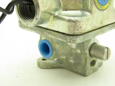 Honeywell Skinner A4DR2152 Solenoid Valve 3-Way NC 120V 150 PSI 1/4" NPT
