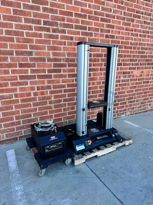 USED INSTRON 68TM-R / 5564 DUAL COLUMN TENSILE COMPRESSION TESTER