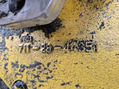USED 2015 KOMATSU R561-13-51030