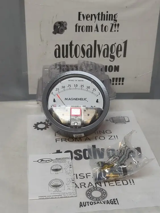New | in-Stock DWYER 102004-00 Universal Pressure Meters Ohio US | Surplus Asset Holdings #1234417