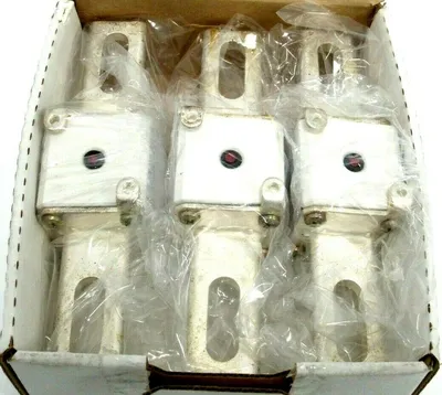 NEW BOX OF 3 FERRAZ SHAWMUT A070URD30LI0350 PROTISTOR FUSE 700V 350A W300146