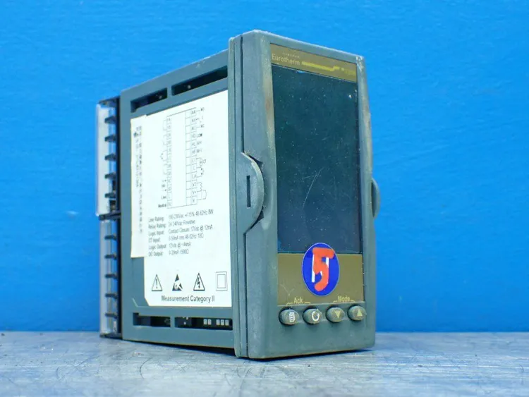 Used EUROTHERM 3208/CC/VH/RRX/R/4CL/G/ENG Temperature Controls Ohio US | HGR 24 #802957