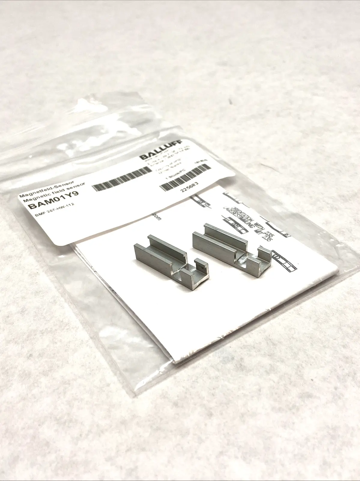 USED BALLUFF MAGNETIC SENSOR MOUNT BRACKET LOT OF 2