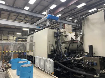2015 MILACRON VL850-362 Horizontal Plastic Injection Molding Machines | JYC MACHINERY (3)