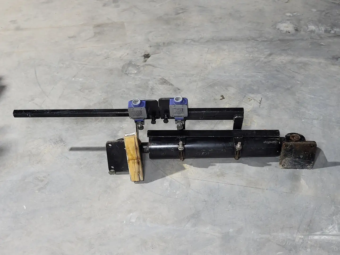 Used TELEMECANIQUE XCKL Switchgears British Columbia CA | Lenmark #1432877