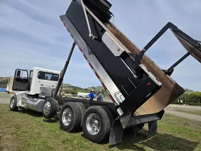USED 2012 PETERBILT 386