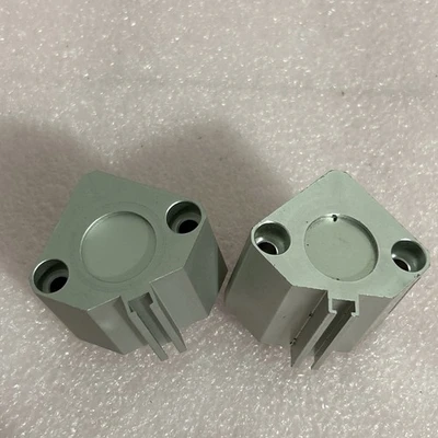 NEW SMC CDQ2B20-5DC