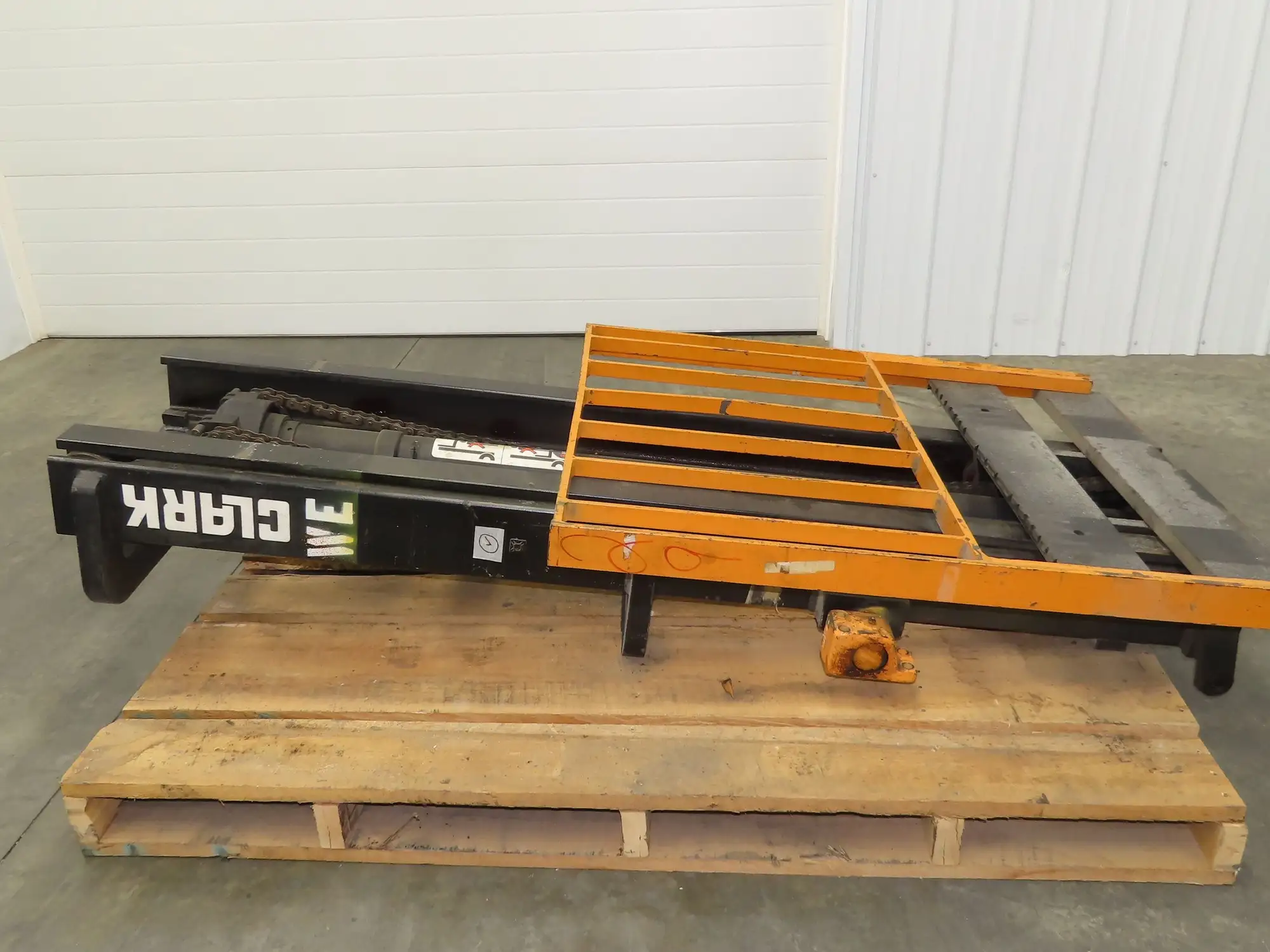 Clark S40 PowrWorker Forklift Mast 2-Stage 130" Lift 47"x 38" Carriage Class 2