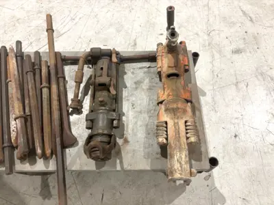 Used Chicago Pneumatic Jack Demolition Hammer & Bit Set Hammers Michigan US | Maverick Industrial Sales #1397886