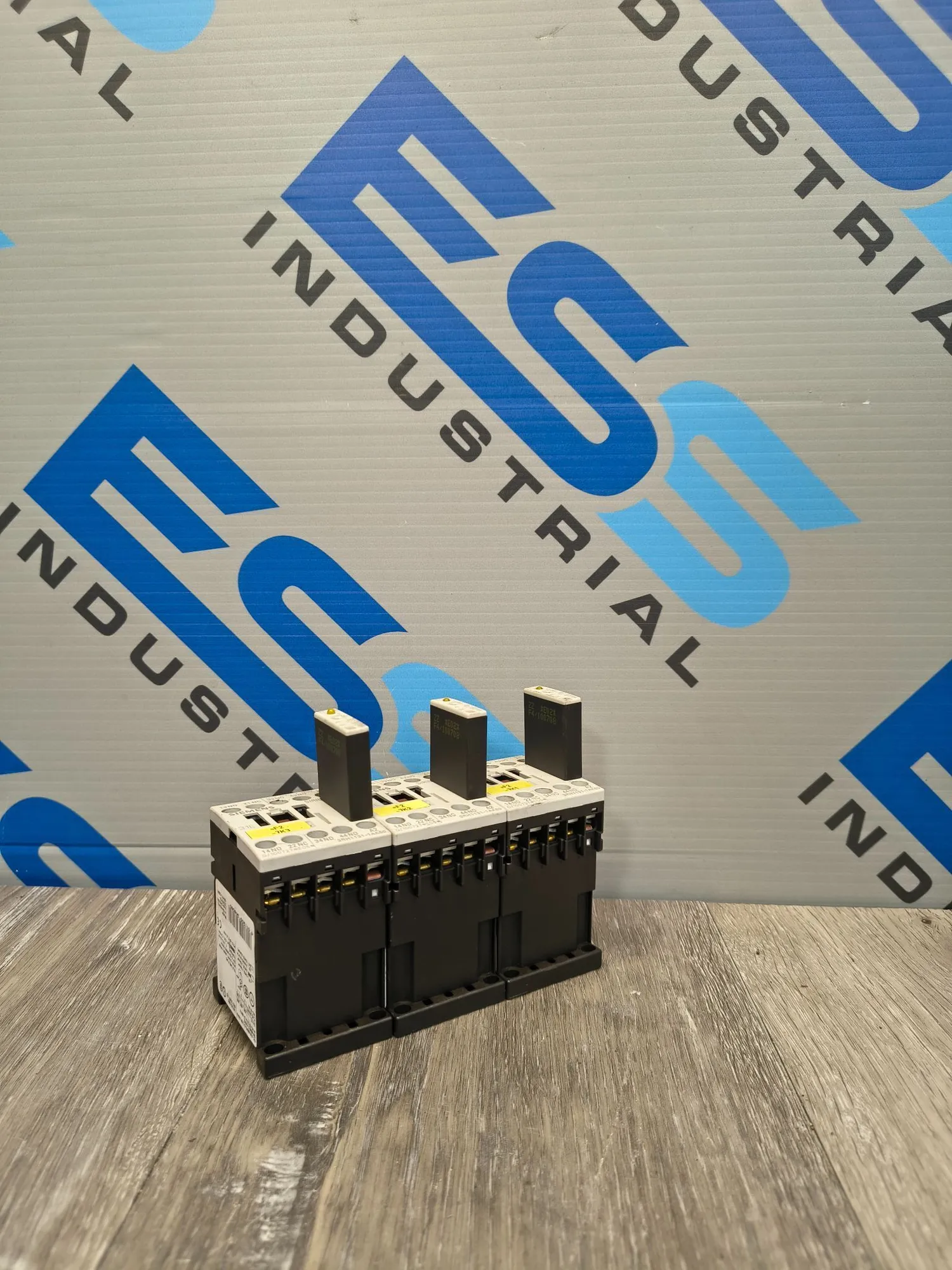 USED Siemens 3RH1131-1AK60