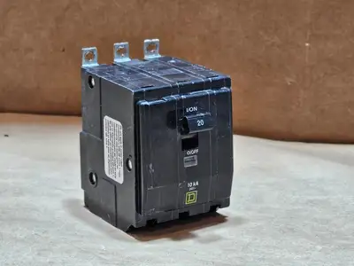 Used SQUARE D QOB320 Switchgears British Columbia CA | Lenmark #1438505