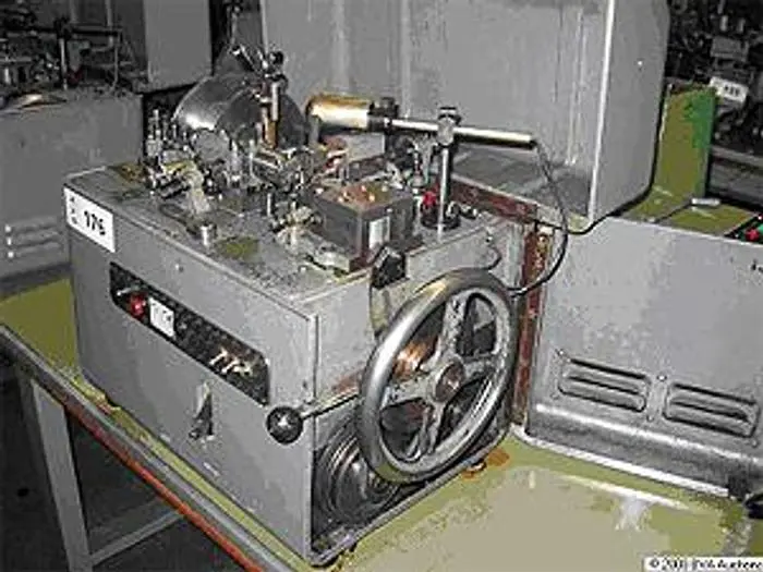 7055-100 Small Theodore Bechtold (Germany) Curb Chain Making Machine